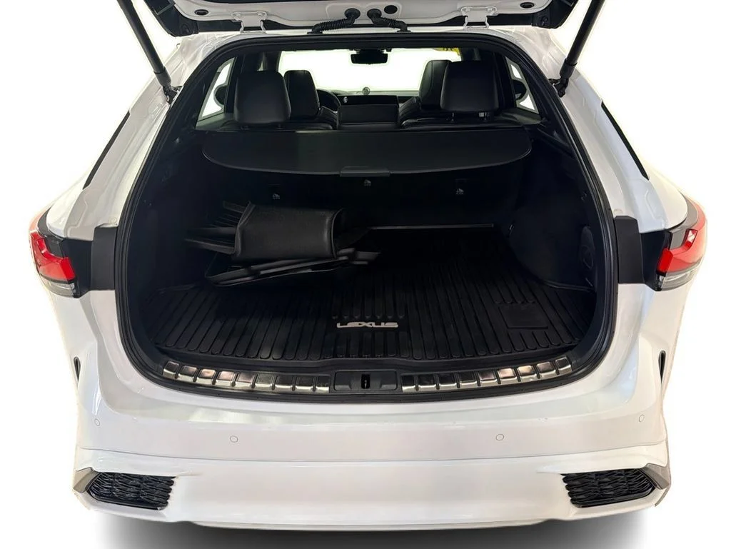 Used 2023 White Lexus 500h F SPORT Performance image 13