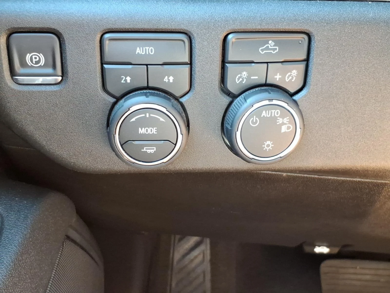 Used 2026 Summit White Chevrolet LT image 17