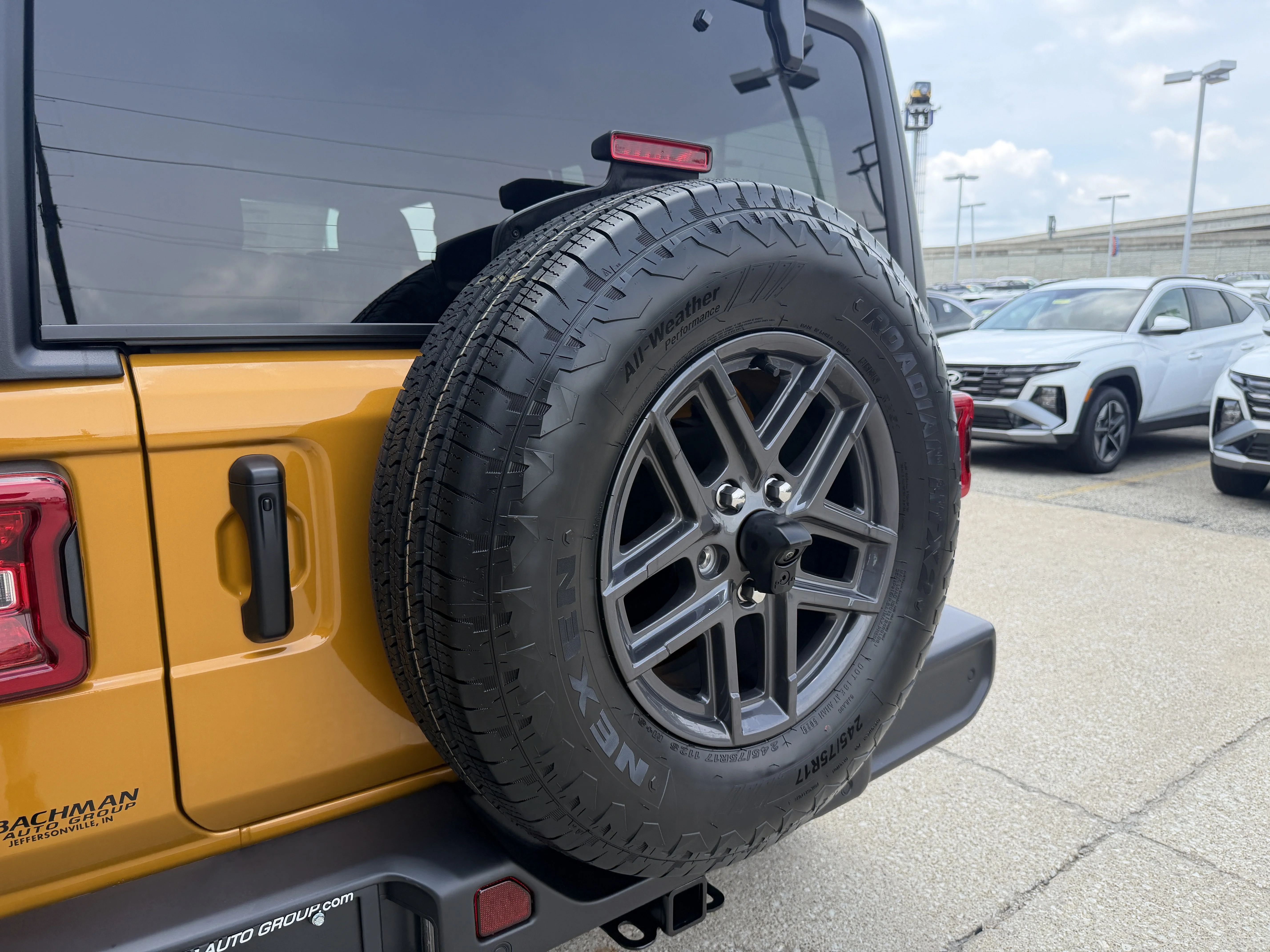New 2026 Goldilocks Exterior Paint Jeep Sport S image 8
