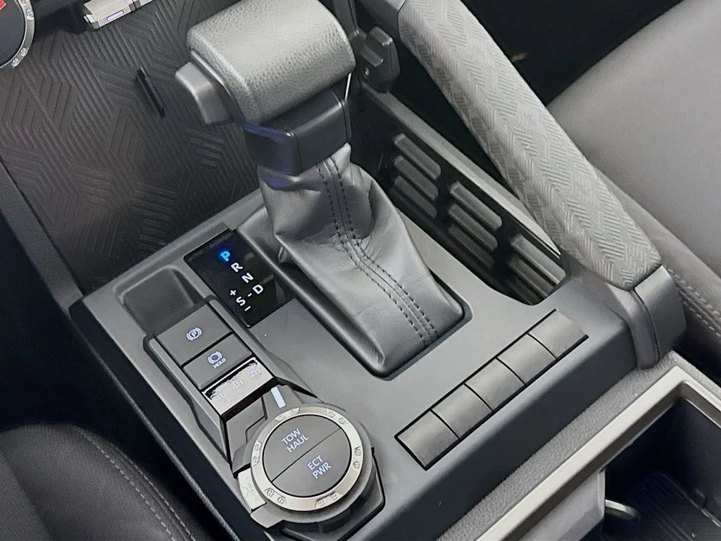 2025 Toyota Tacoma SR5 - Photo 20