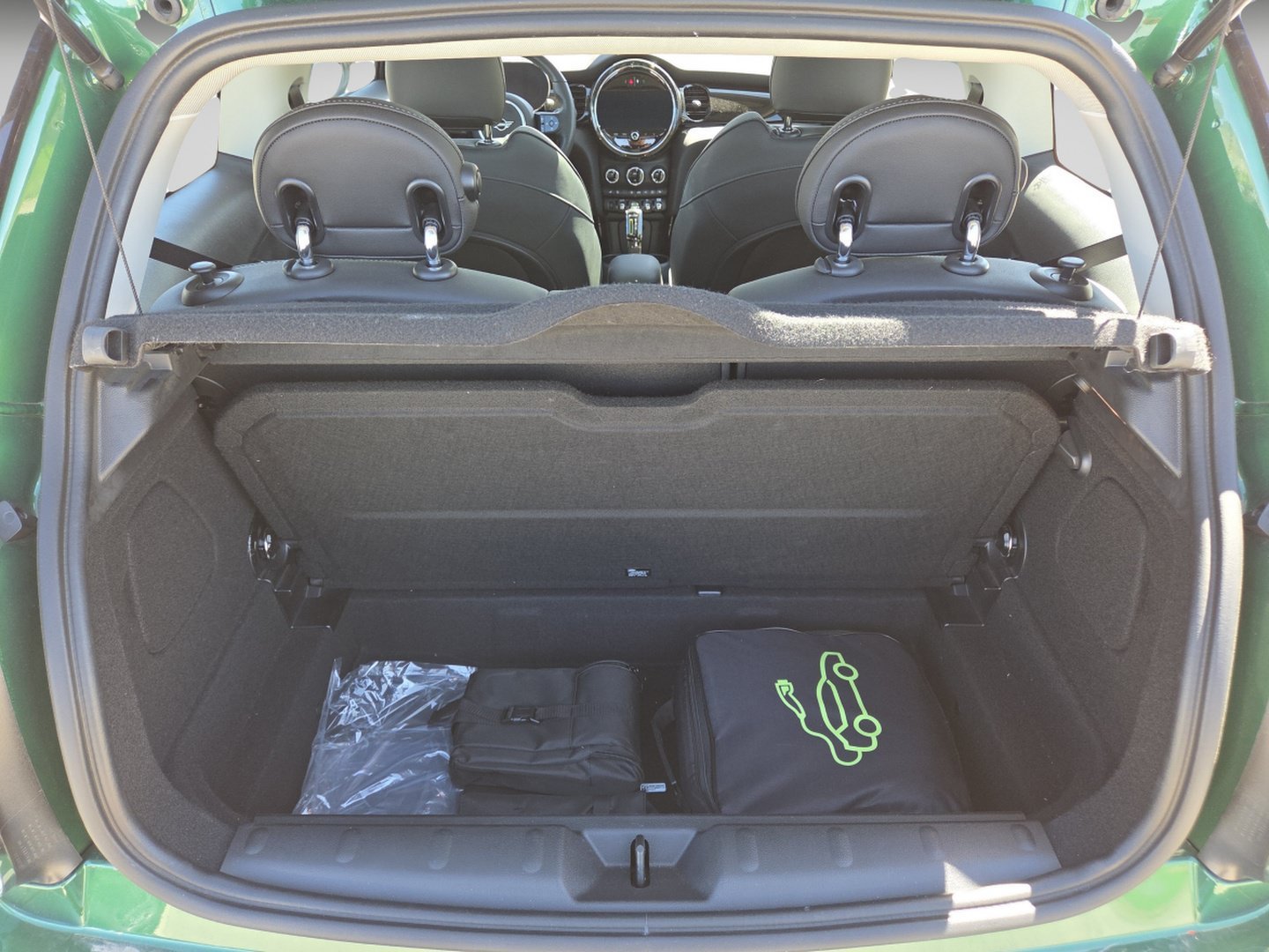 Used 2024 British Racing Green MINI Cooper SE image 27