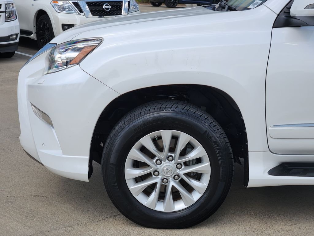 Used 2015 Starfire Pearl Lexus 460 Luxury image 8