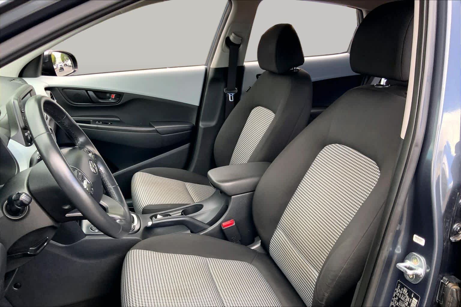 Used 2021 Thunder Gray Hyundai SEL image 9