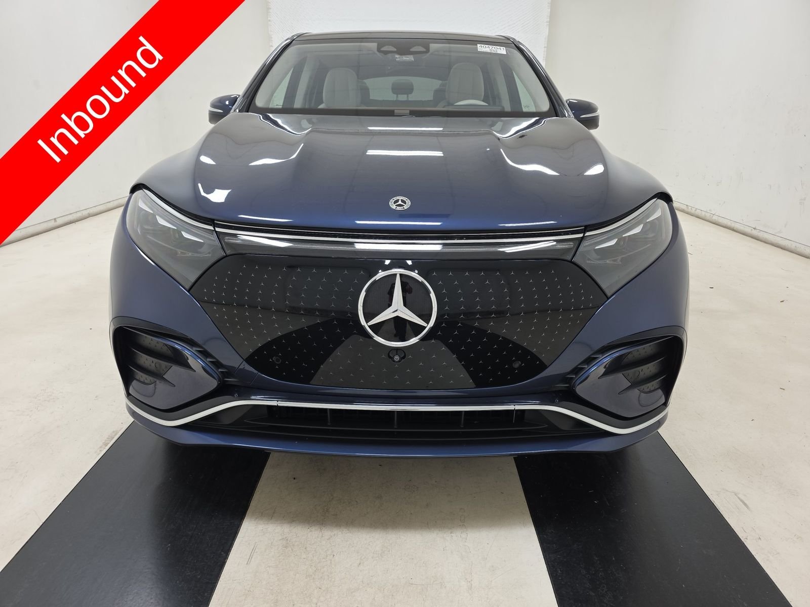 Used 2023 Blue Mercedes-Benz 450 image 2