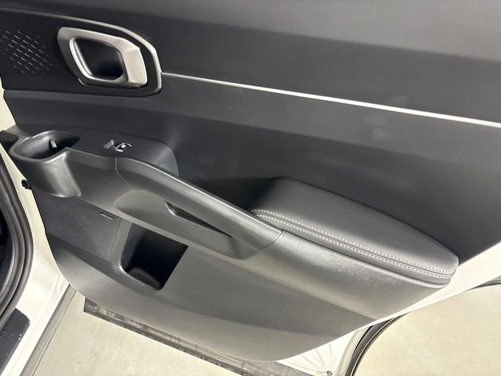 New 2026 Snow White Pearl Kia EX image 20