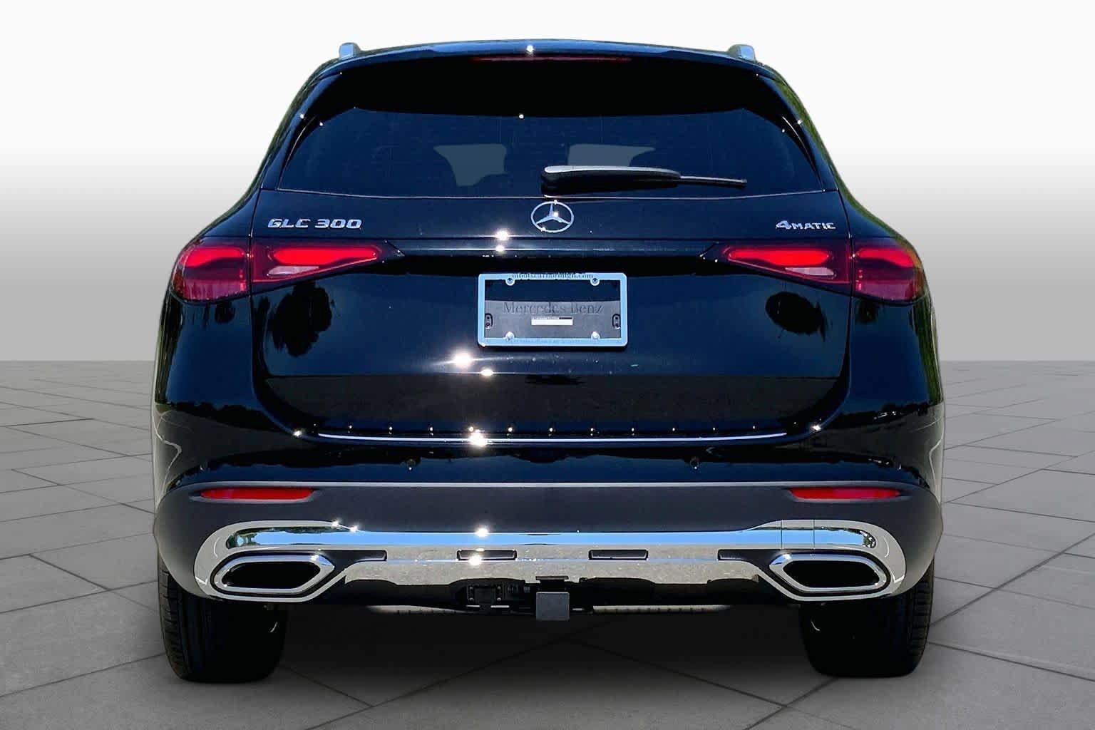 New 2026 Black Mercedes-Benz GLC 300 image 4
