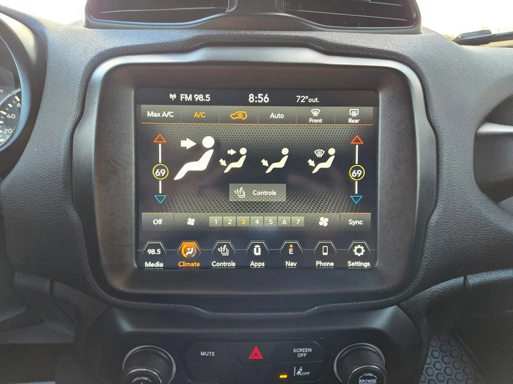 Certified Used 2022 Red Jeep Latitude image 23
