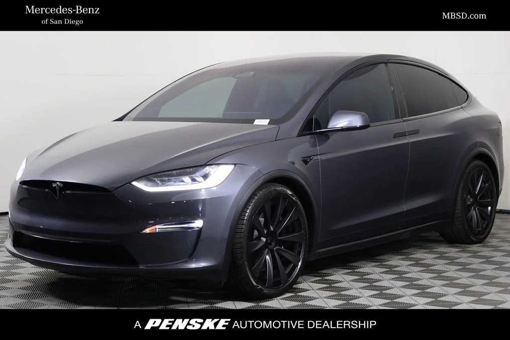 2023 Tesla Model X Long Range's photo