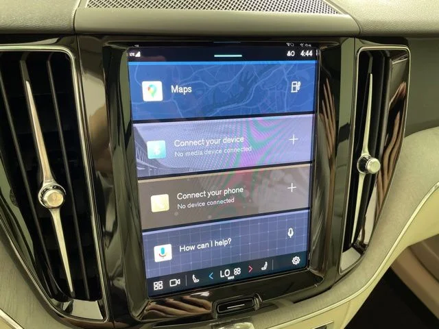 Used 2024 White Volvo T8 Plus Dark Theme image 27