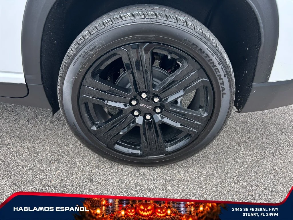 New 2026 Summit White GMC Elevation image 9
