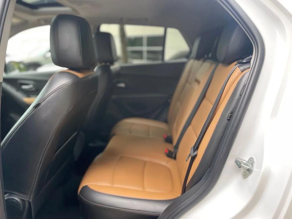 Used 2018 Summit White Chevrolet Premier image 19