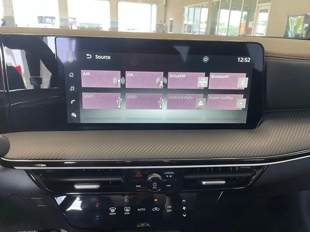 Certified Used 2025 Blue Nissan SR image 15