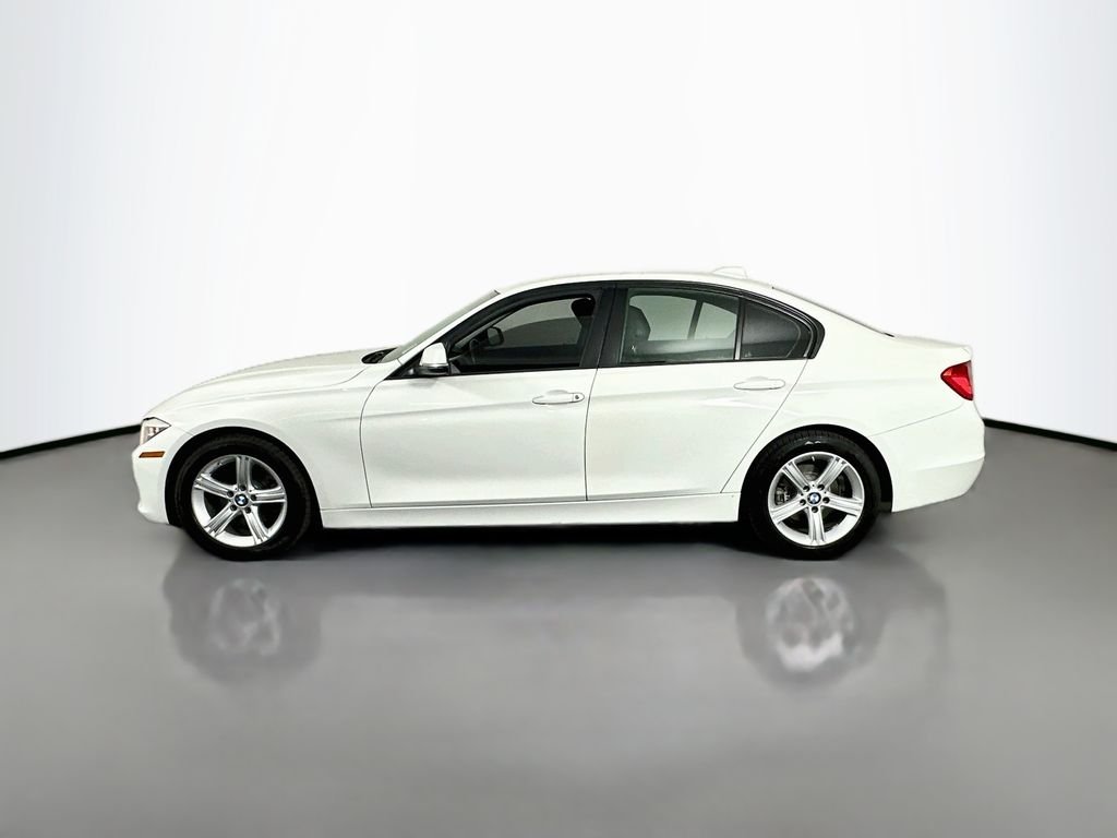 Used 2015 Alpine White BMW 320i image 5