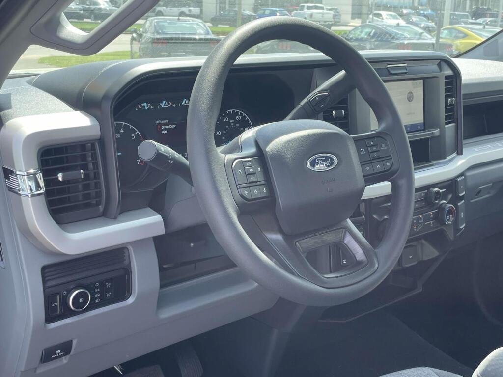 New 2026 Oxford White Ford XL image 2