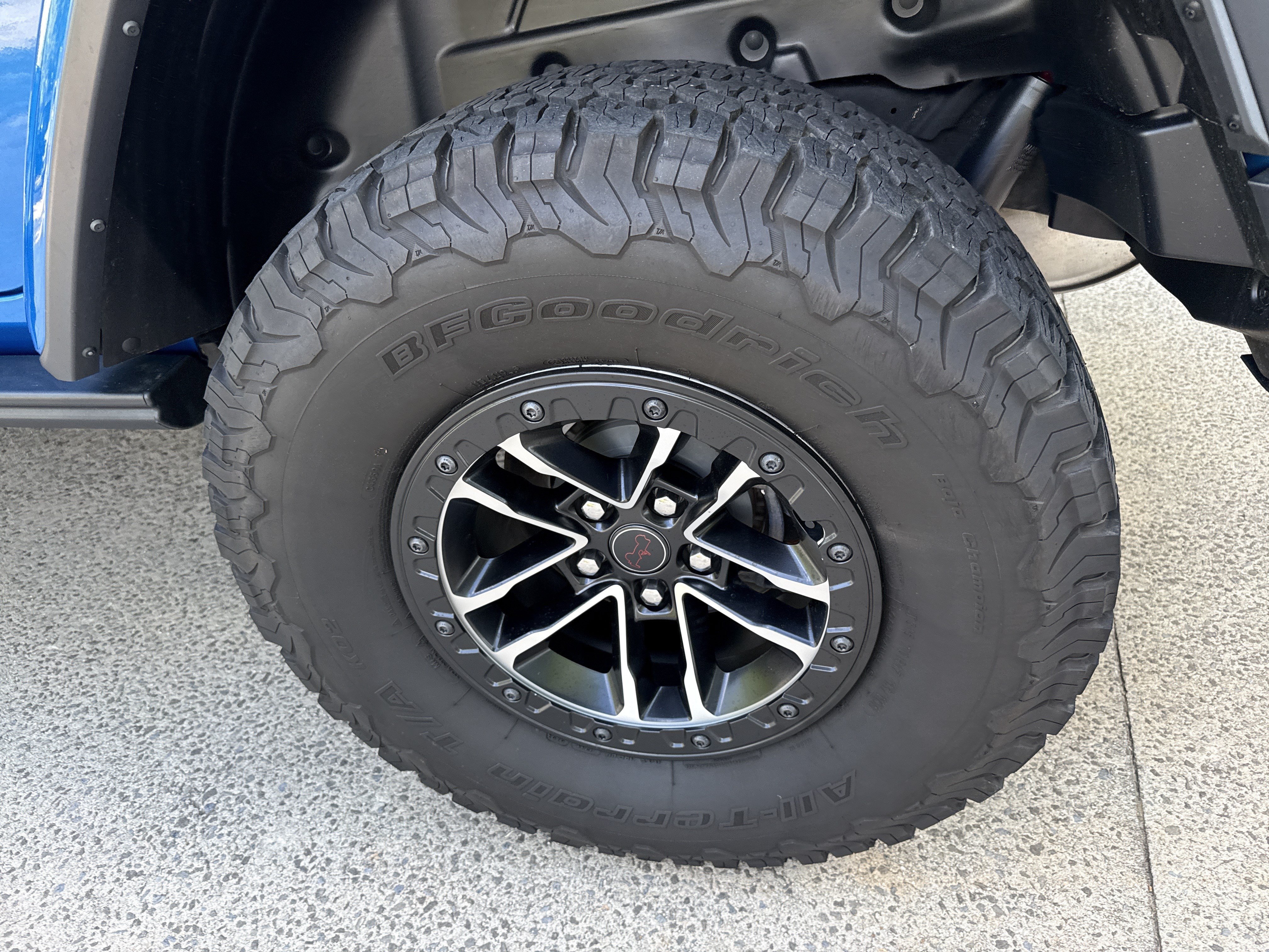 Used 2024 Hydro Blue Pearlcoat Jeep Rubicon X image 21