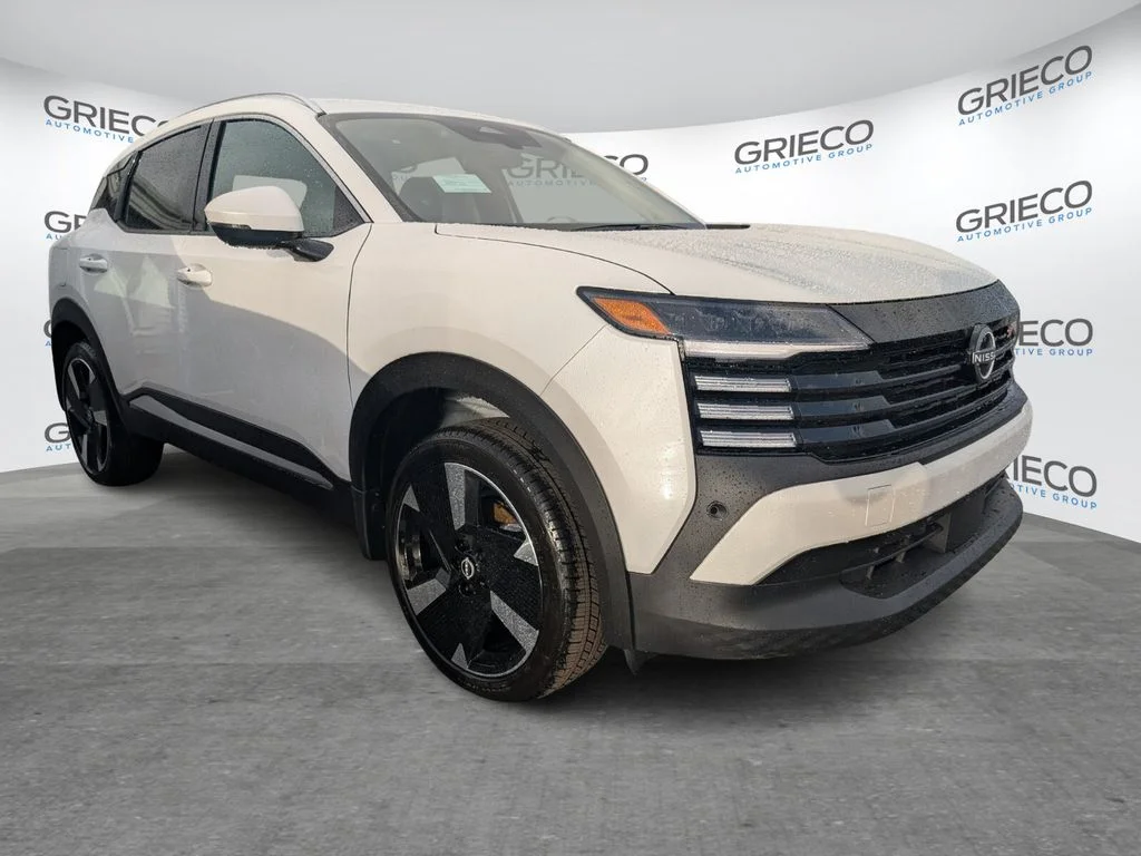 2025 Nissan Kicks 2.0 SR's photo