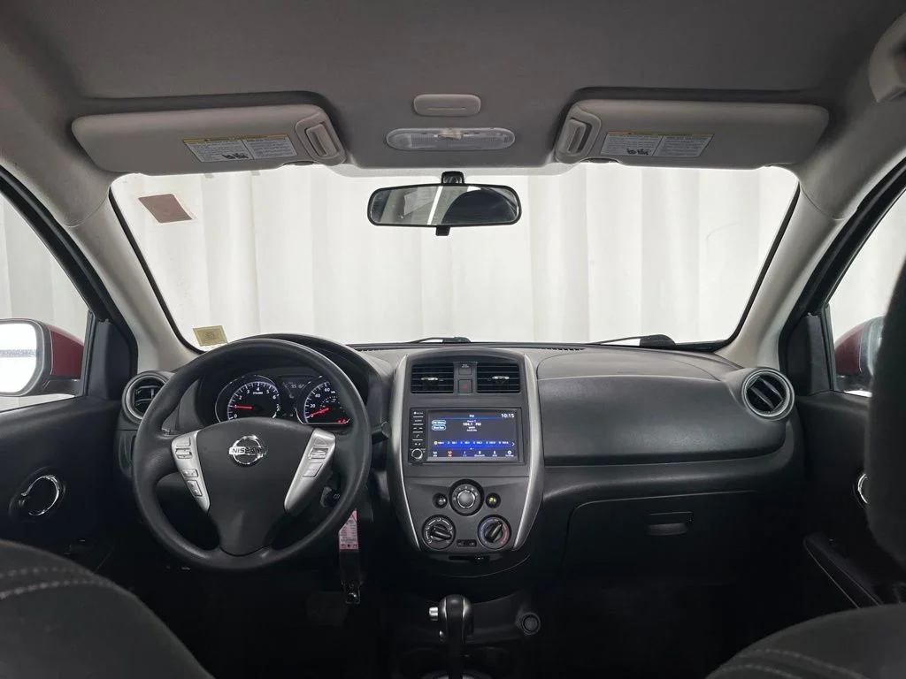 Used 2019 Red Nissan 1.6 SV image 9