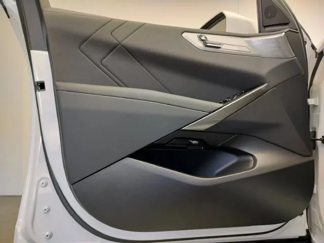 New 2027 Alpine White BMW  image 6