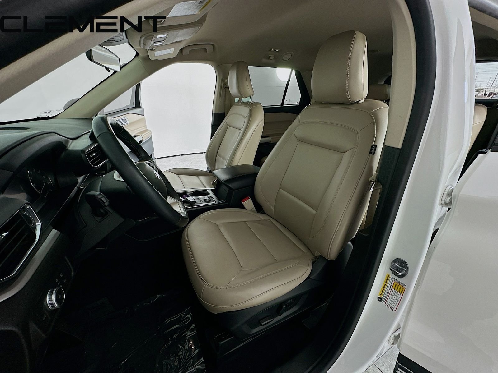 Used 2022 White Ford XLT image 29