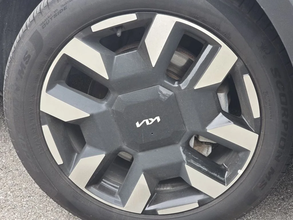 Used 2022 Black Kia SX image 11