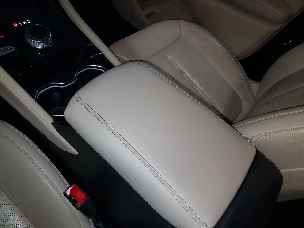 Used 2023 White/off-white Jeep Limited image 27