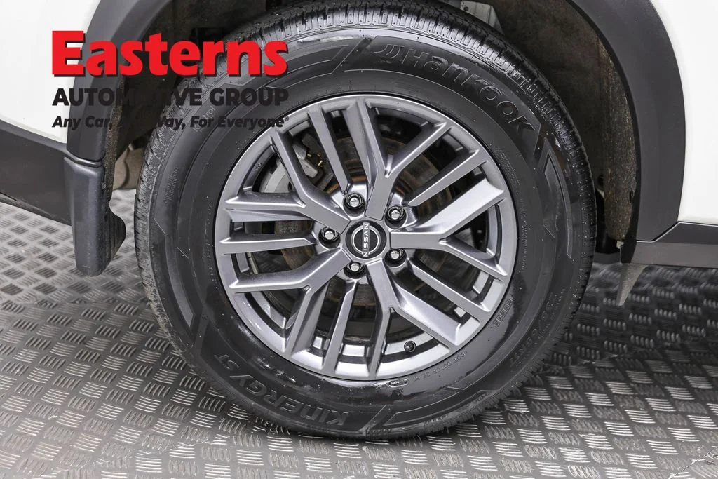 Used 2023 White Nissan S image 30