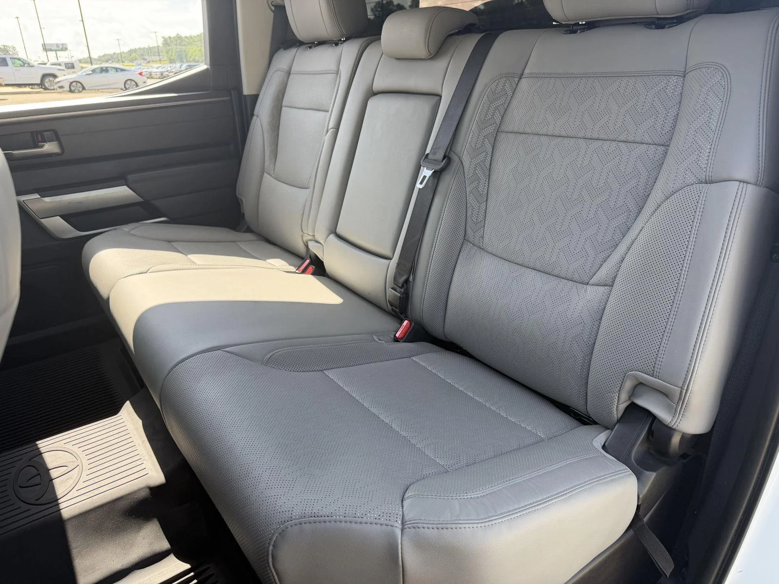 Used 2023 Ice Cap Toyota SR5 image 17
