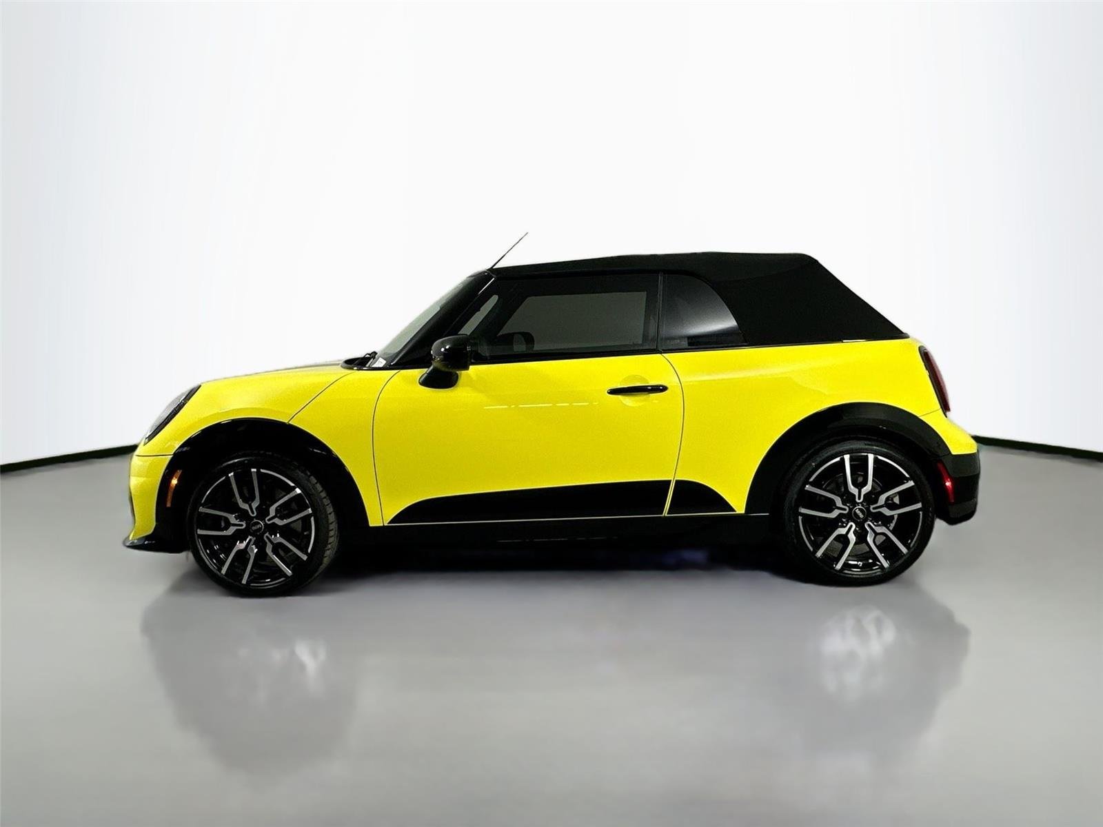 New 2026 Sunny Side Yellow MINI Iconic image 8