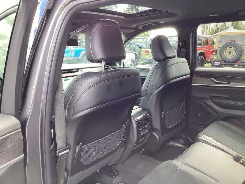 New 2026 Baltic Gray Metallic Clear-Coat Exterior Paint Jeep Altitude image 22