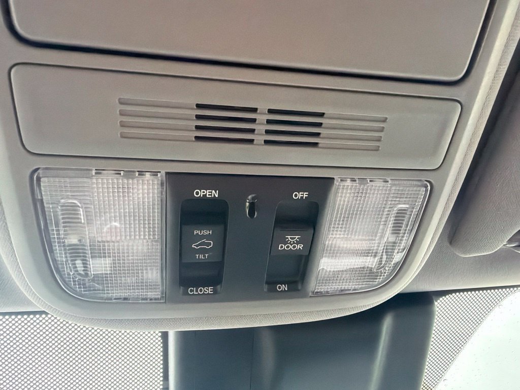 Used 2018  Honda EX-L image 23