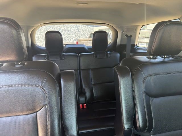 Used 2020 Black Metallic Ford Limited image 28
