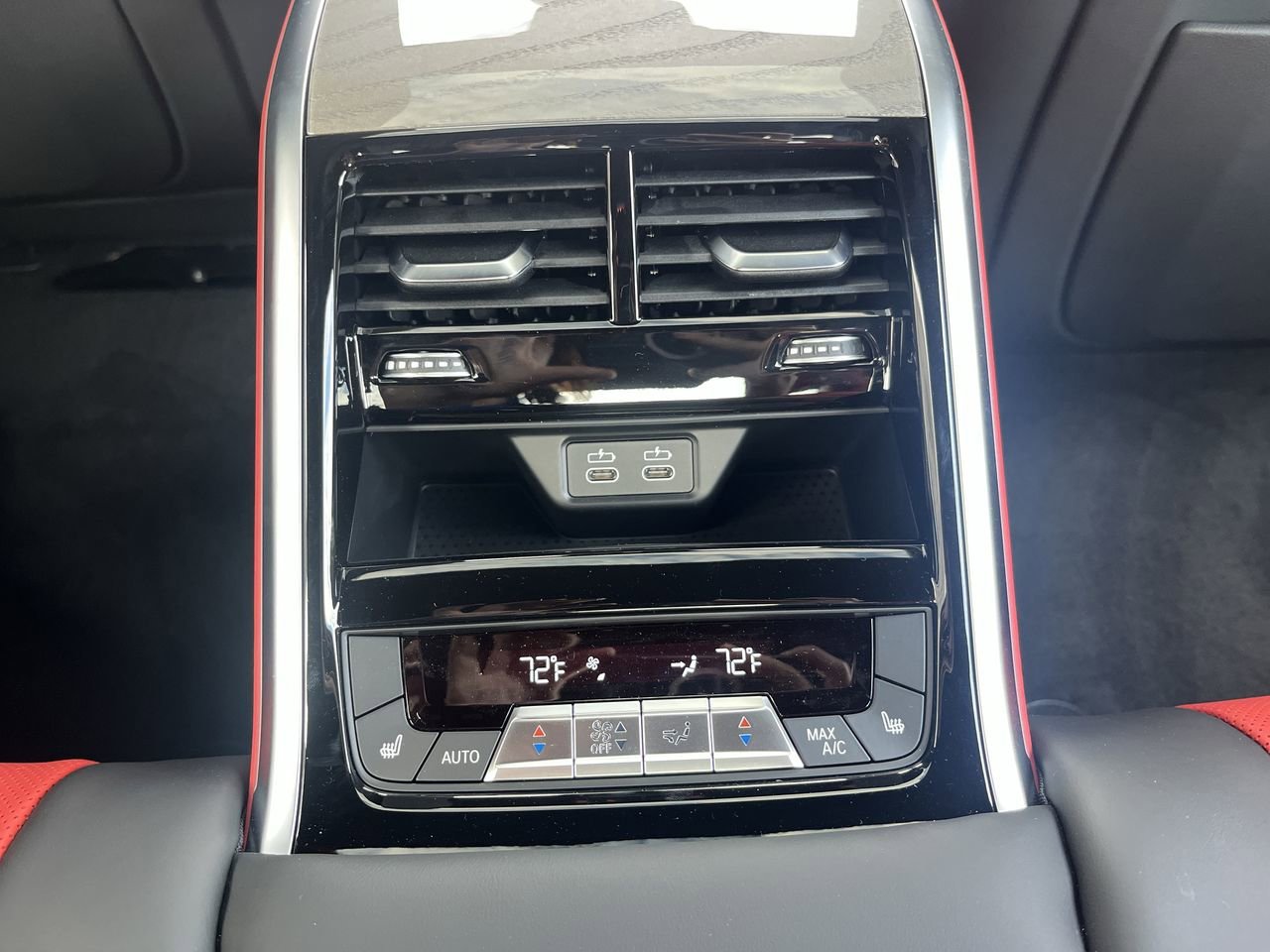 2026 BMW 8 Series 840i - Photo 31