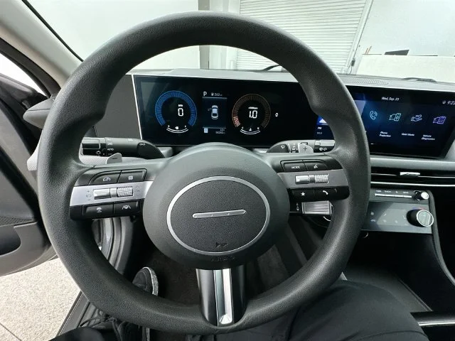 Used 2024 Gray Hyundai SEL image 28