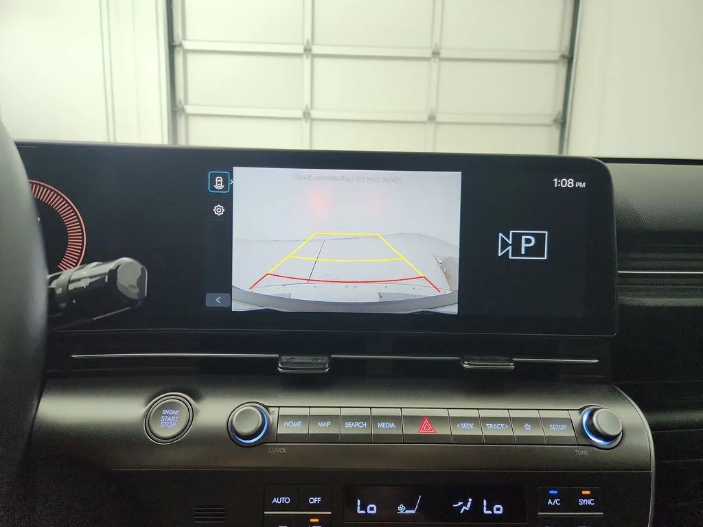 Used 2025 Green Hyundai SEL image 27