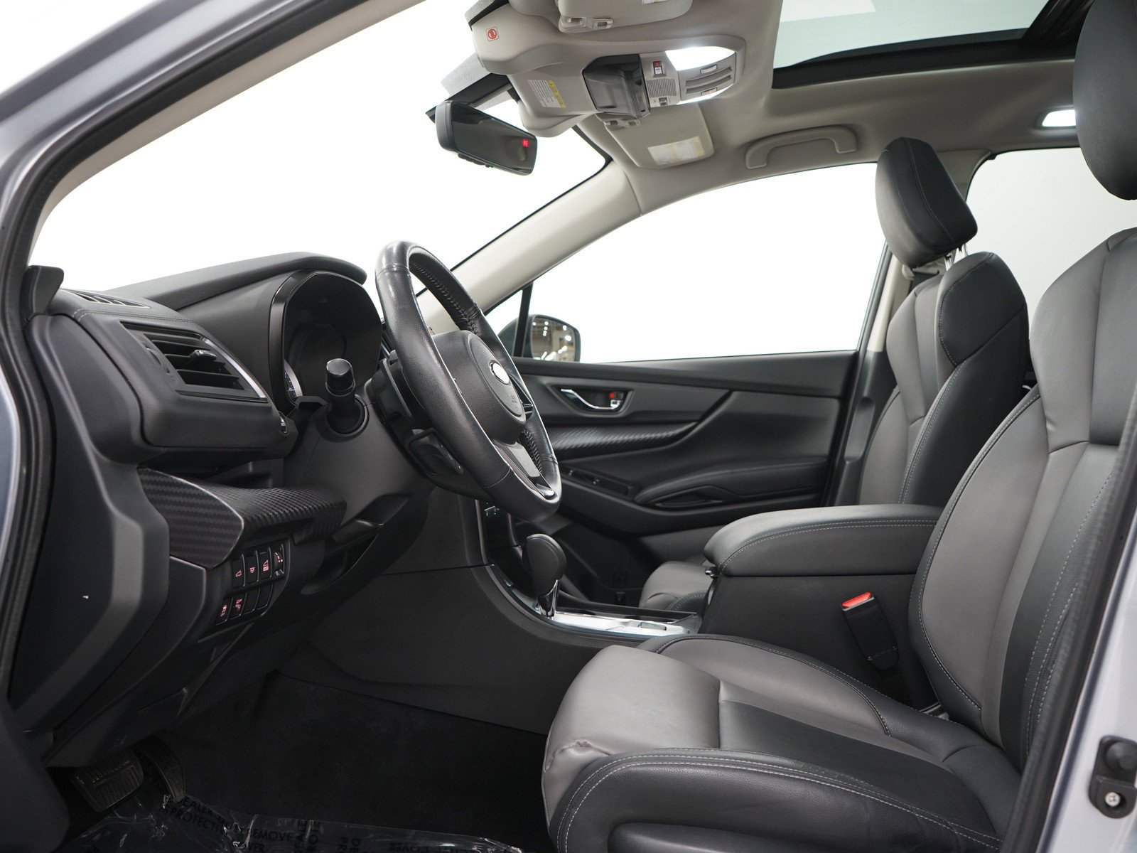 Used 2022 Ice Silver Metallic Subaru Onyx Edition image 24