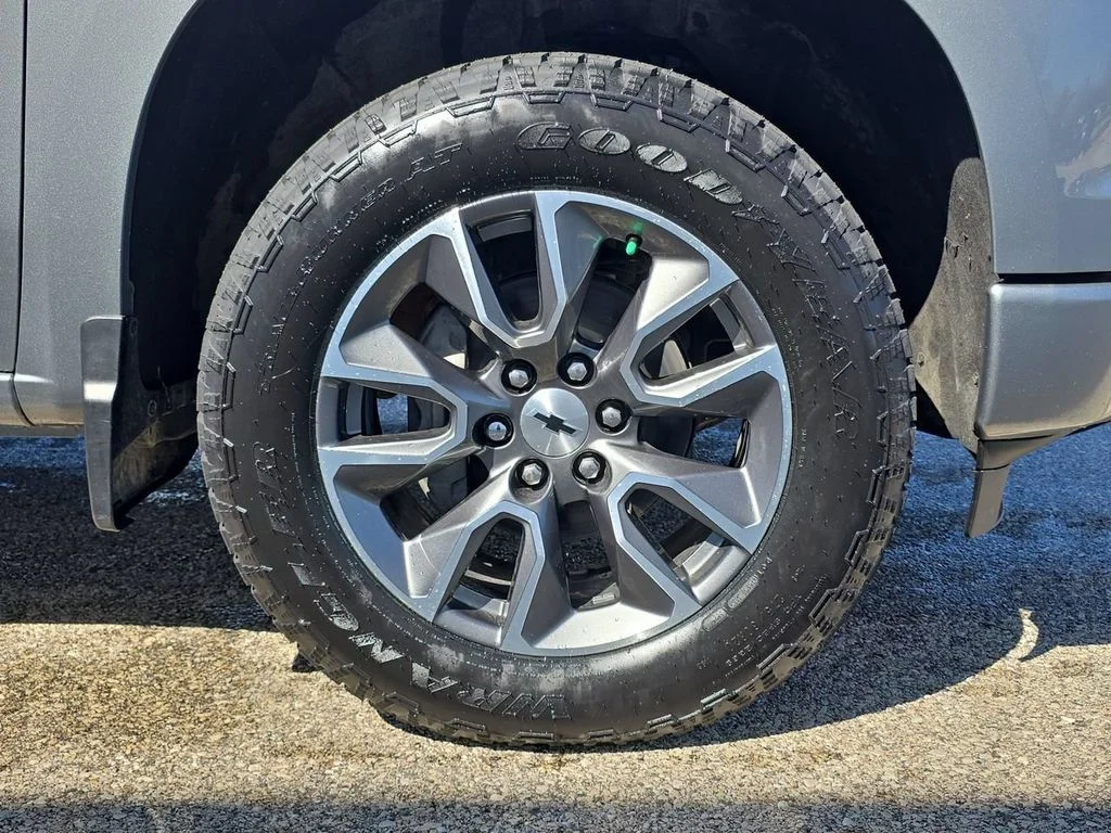 Certified Used 2025 Gray Chevrolet RST image 34