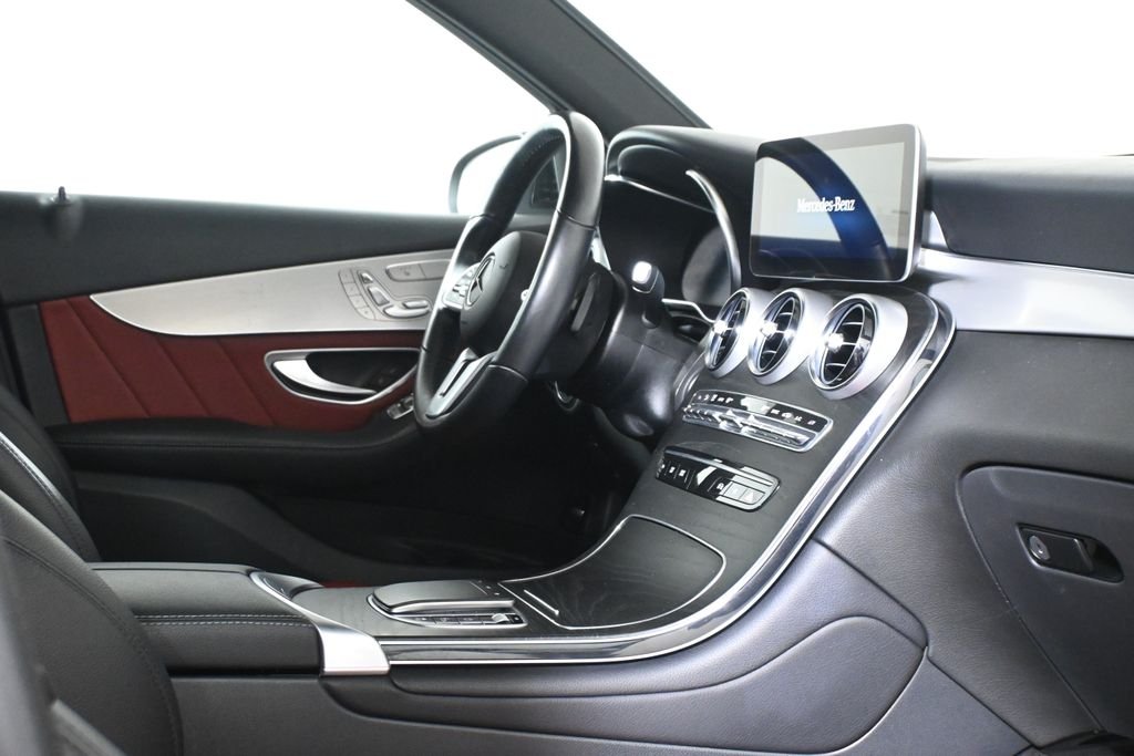 Certified Used 2022 Black Mercedes-Benz GLC 300 image 33