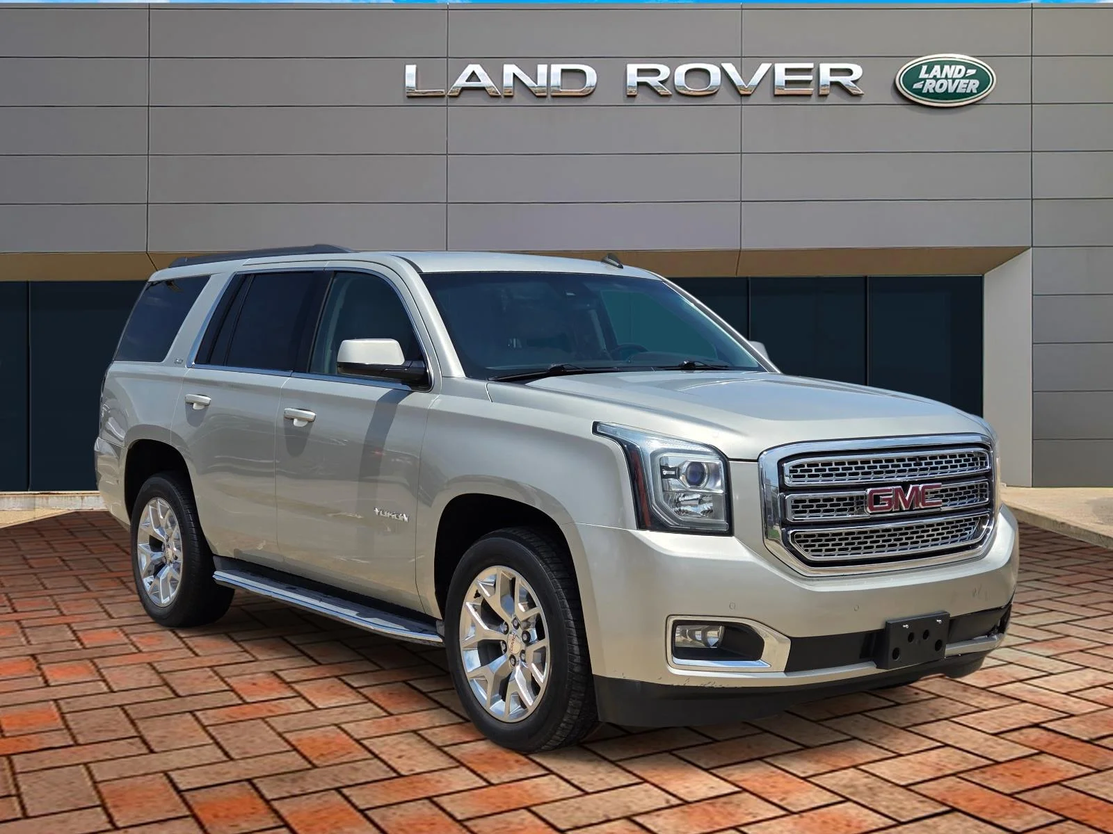 Used 2015 CHAMPAGNE SILVER METALLIC GMC SLT image 3