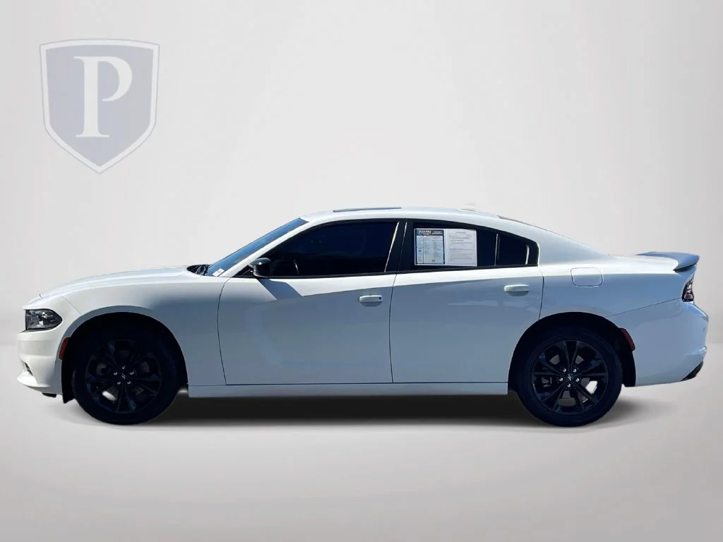 Used 2021 White Dodge SXT image 5