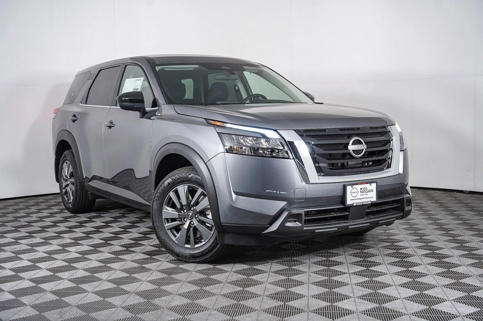 2025 Nissan Pathfinder S 2WD's photo