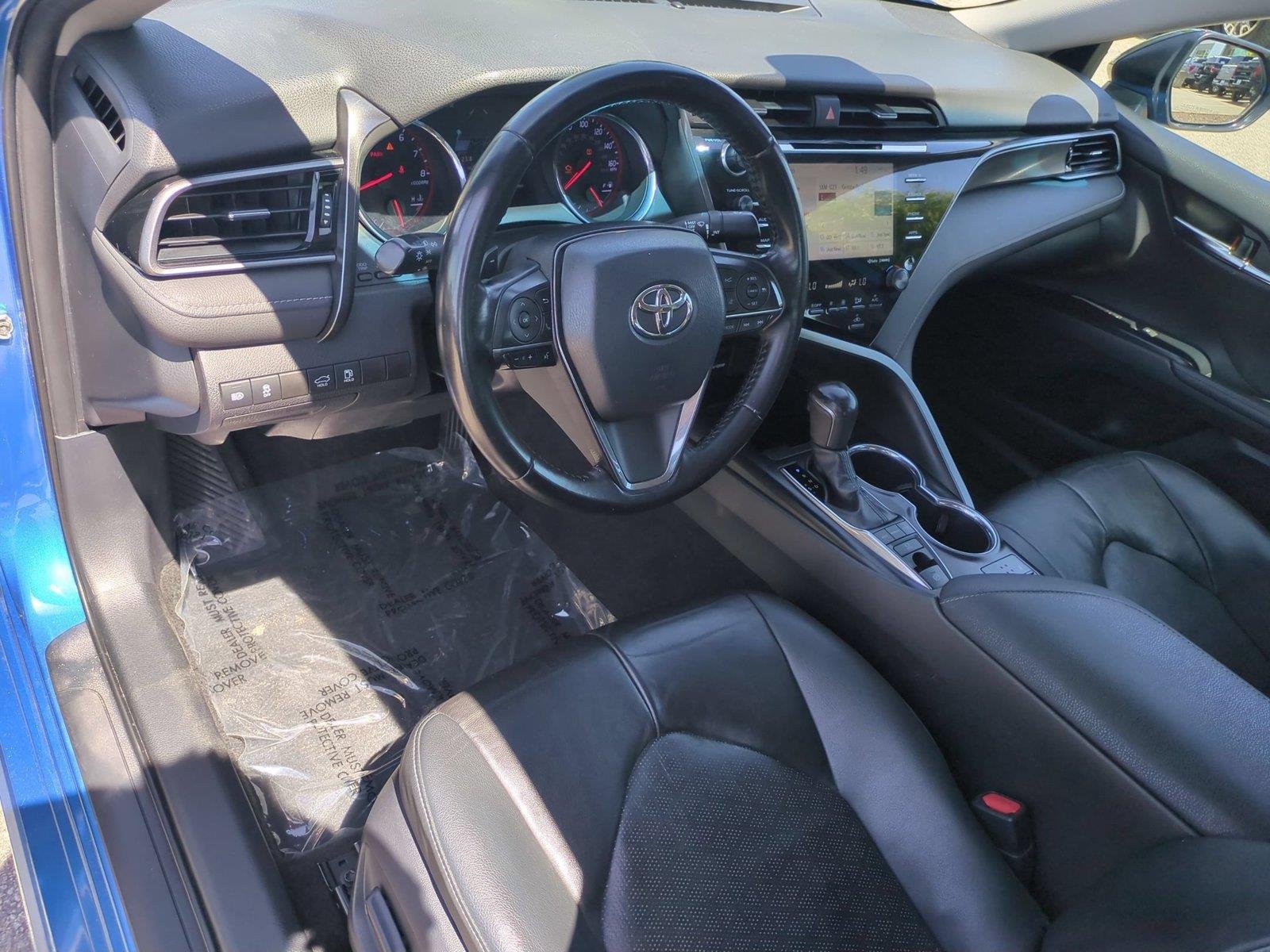 Used 2019 Blue Streak/Midnight Black Metallic Toyota XSE image 19