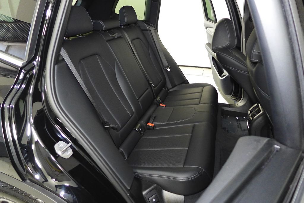 Used 2023 Jet Black BMW sDrive30i image 20