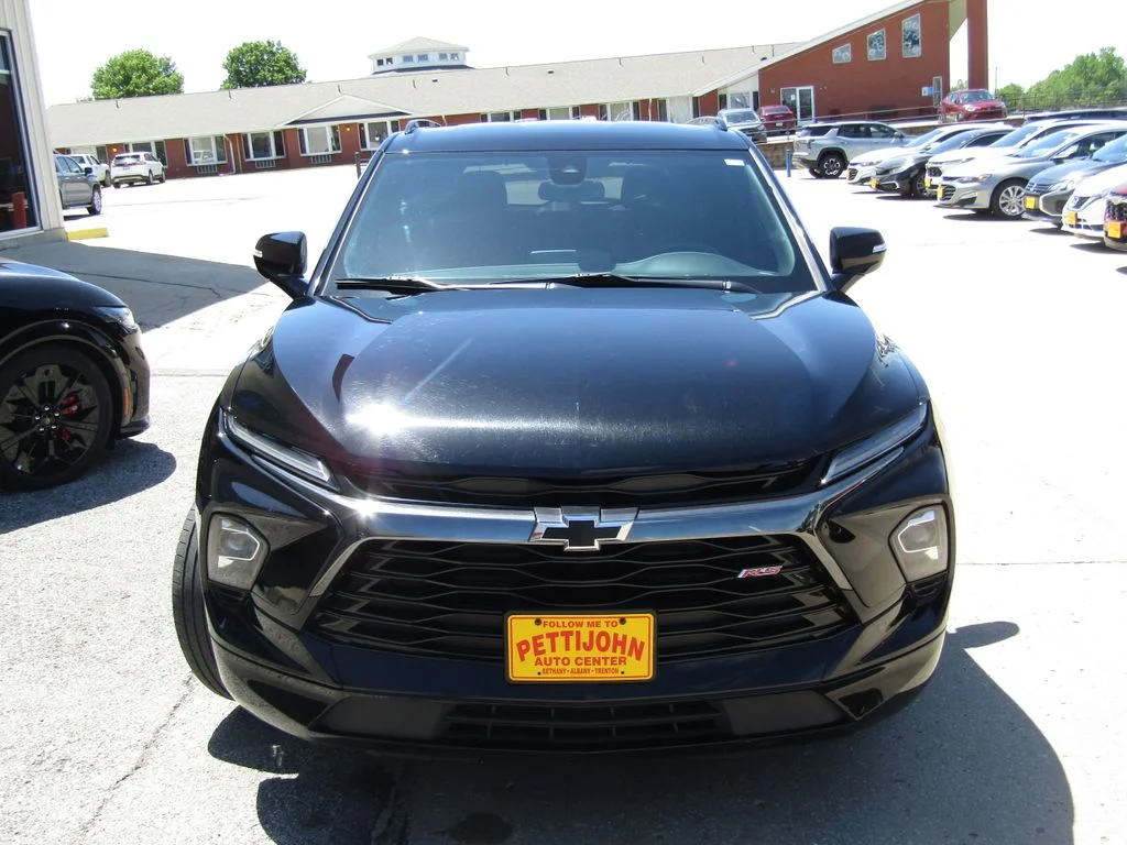 Used 2025 Black Chevrolet RS image 13
