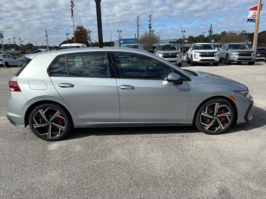 New 2026 Alpine Silver Metallic Volkswagen 2.0T SE DSG image 7
