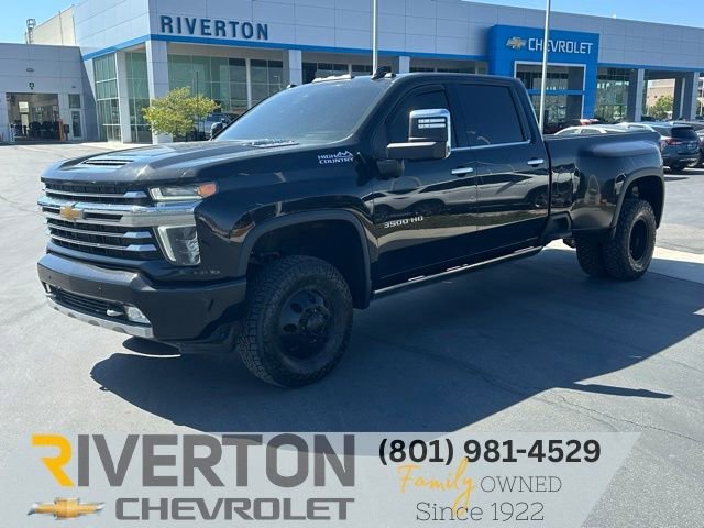 2022 Chevrolet Silverado HD High Country 4WD Crew Cab Long Box DRW's photo