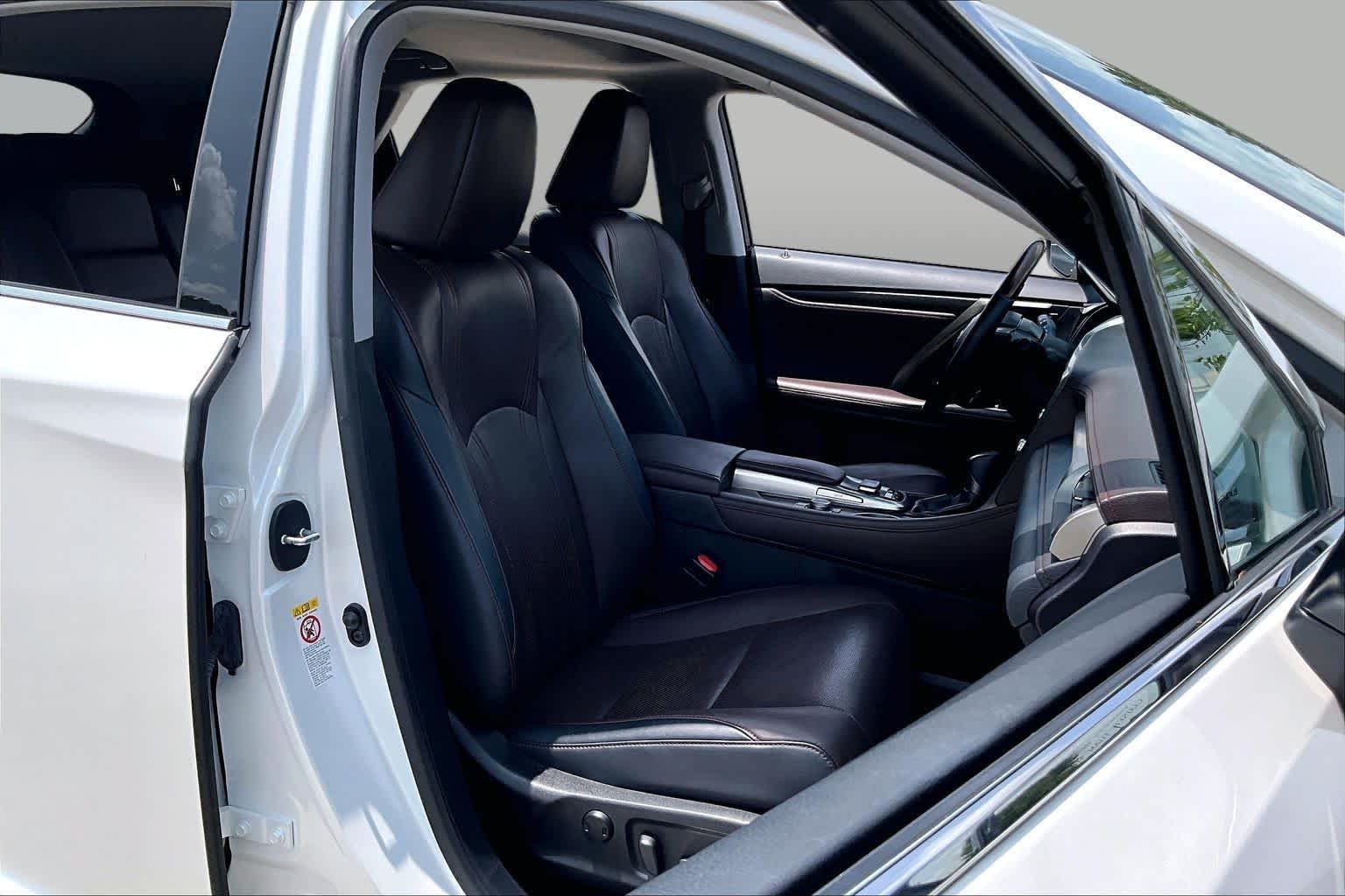 Used 2017 Eminent White Pearl Lexus  image 9