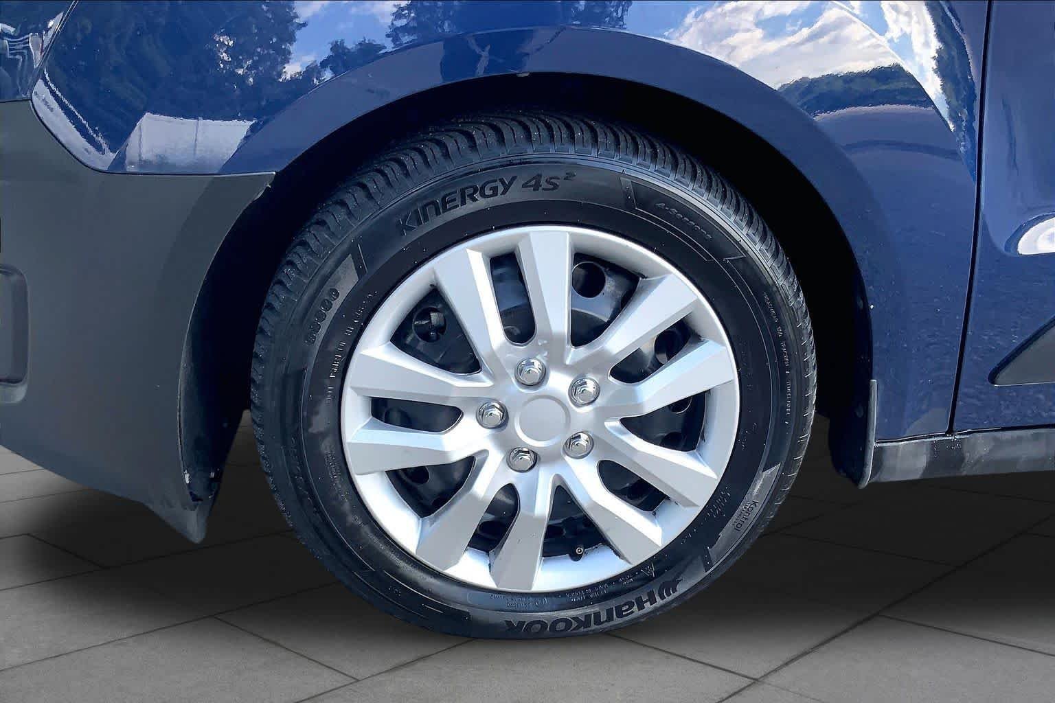 Certified Used 2019 Dark Blue Ford XL image 11