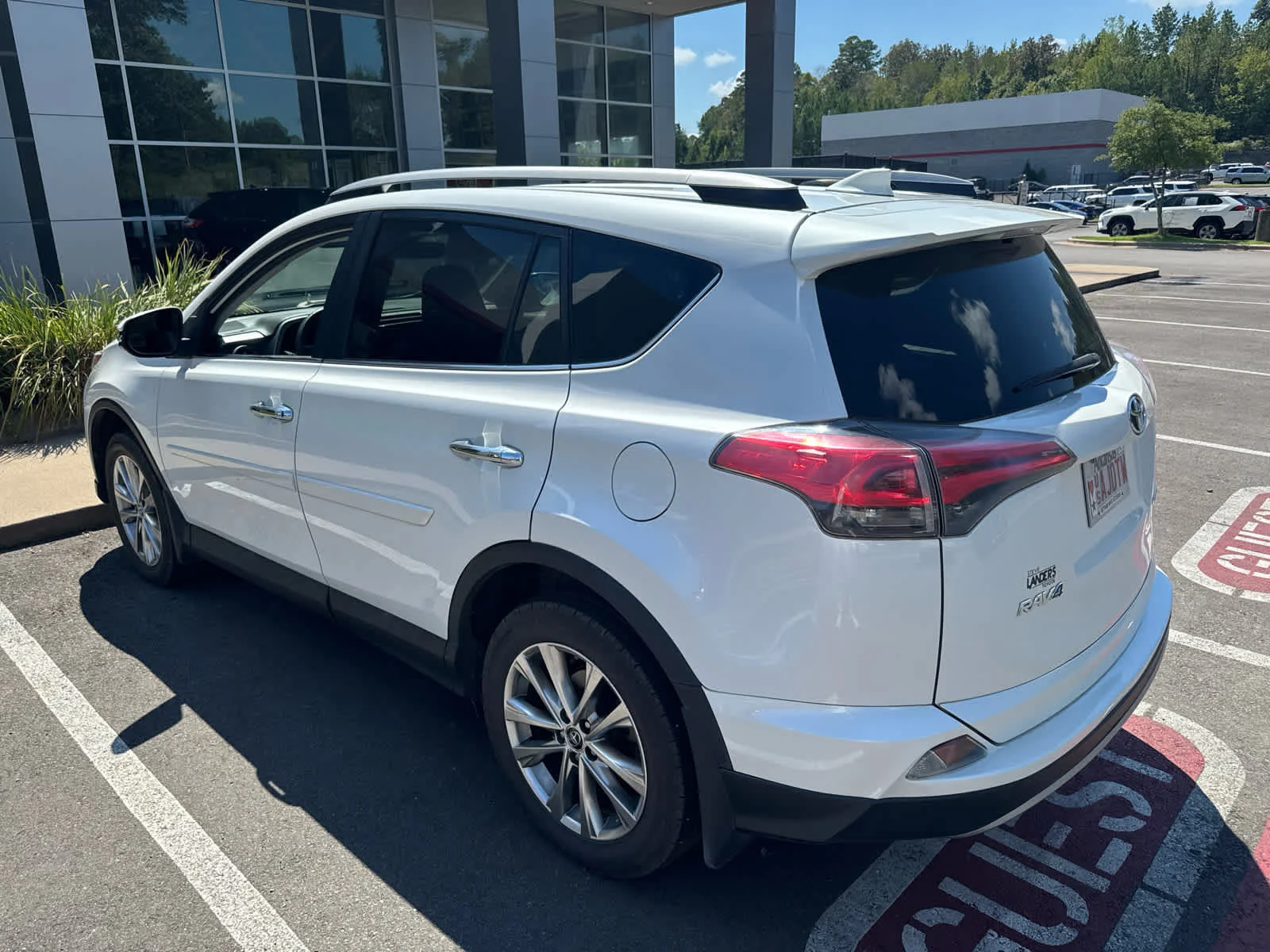 Used 2017 Blizzard Pearl Toyota Platinum image 3