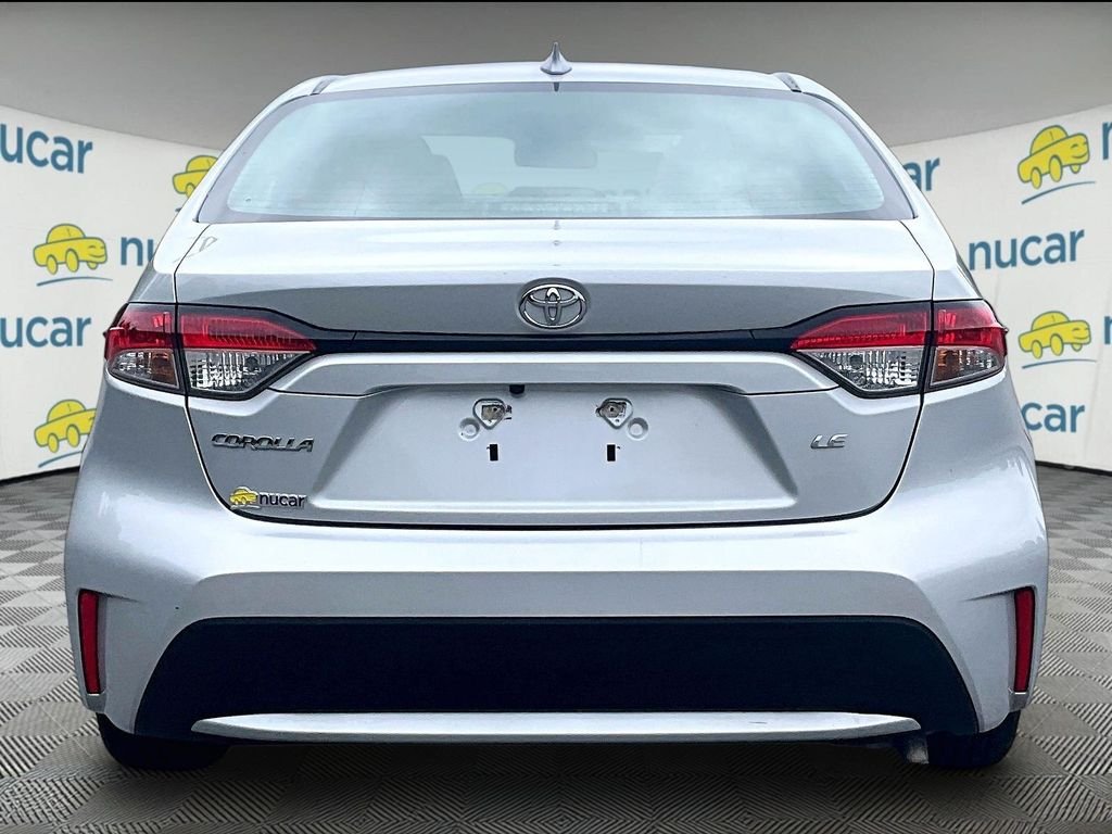 Used 2020 Silver Toyota LE image 5