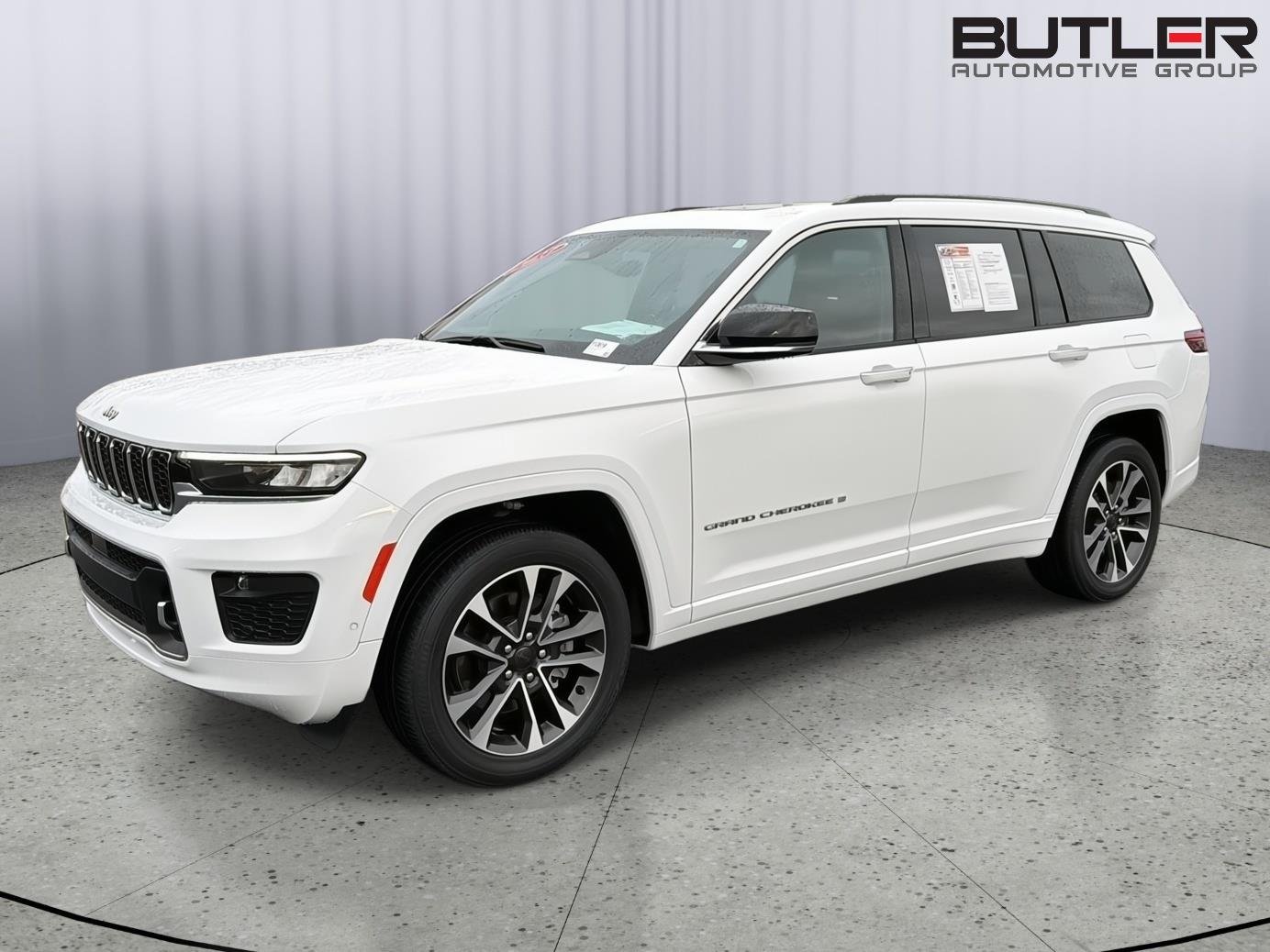 Used 2023 Bright White Clearcoat Jeep Overland image 1